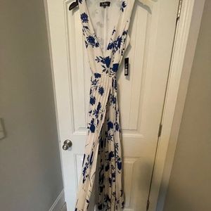 Lulus maxi floral blue and white flow dress brand new